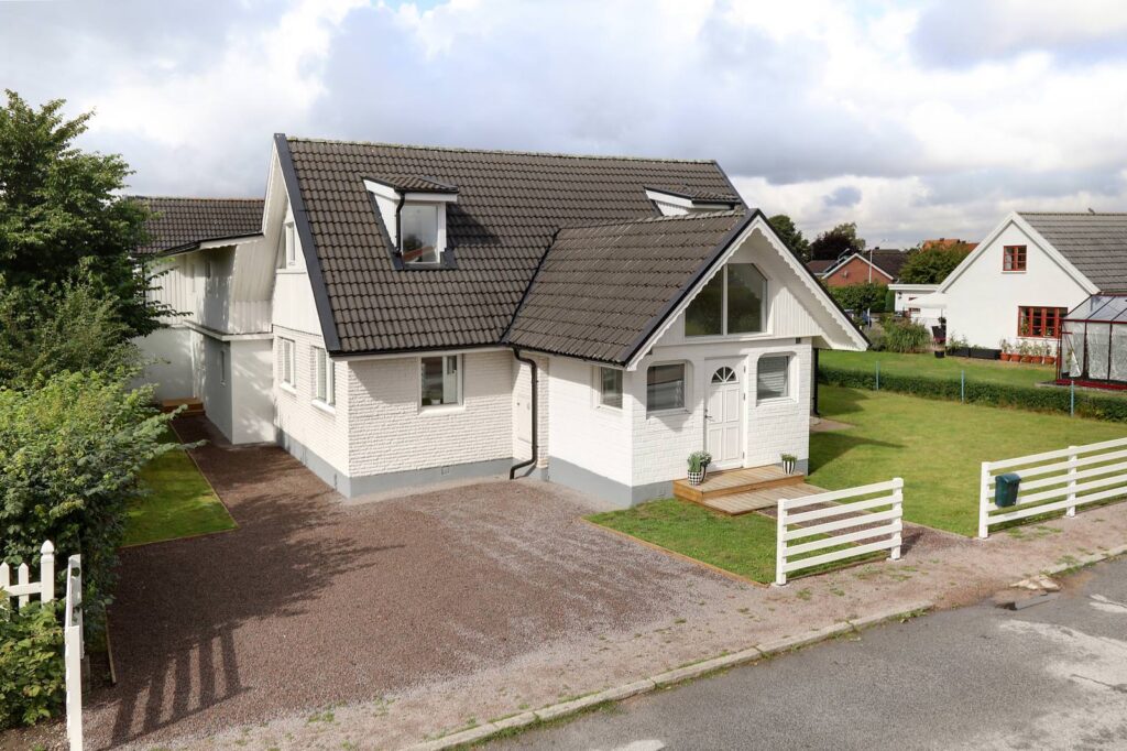 10. Renoverad Fasad 2 planshus Danderyd Klingsta.jpg