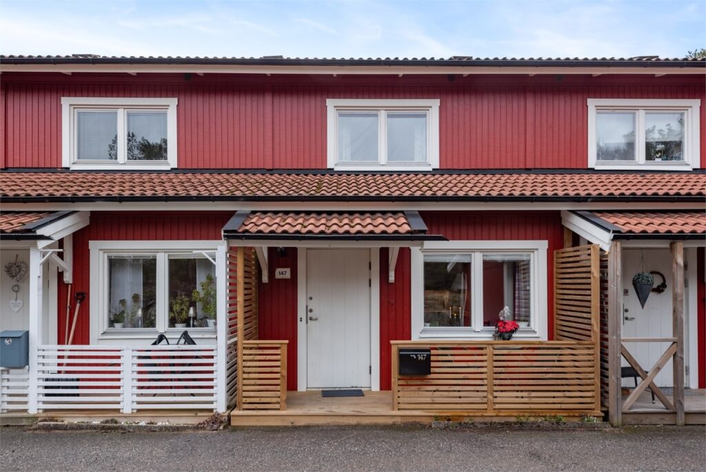 13. Nyputsad Fasad Bostadsrattsforening Arsta Enskede .jpg